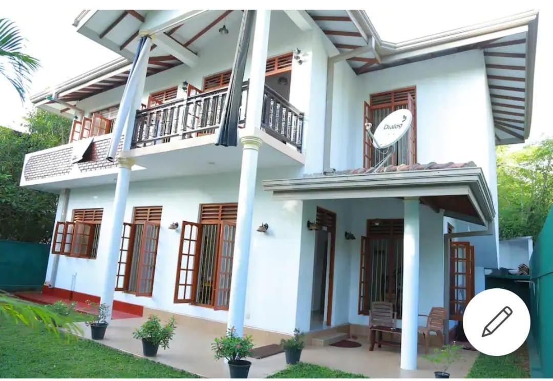 Sanasuma Villa Bentota Exterior photo